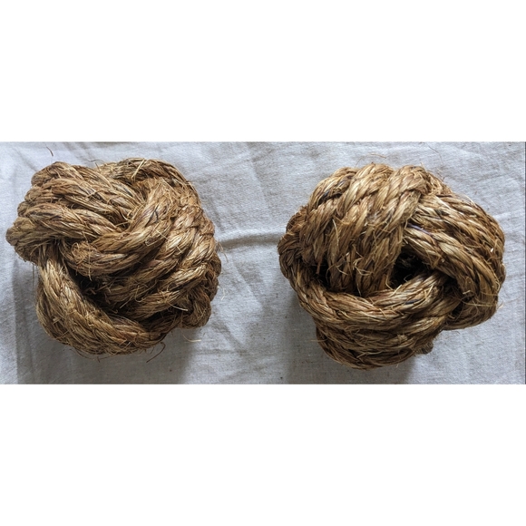 Decorative Nautical Rope Knots - Picture 3 of 4